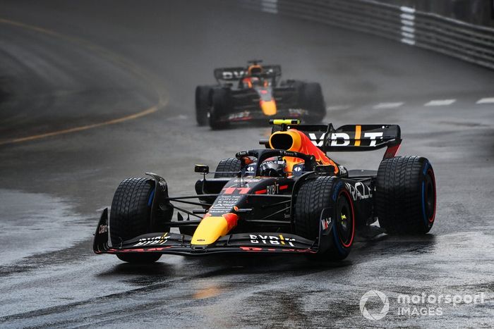 Sergio Pérez, Red Bull Racing RB18, Max Verstappen, Red Bull Racing RB18