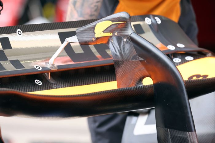 Detalle del alerón trasero del McLaren MCL38