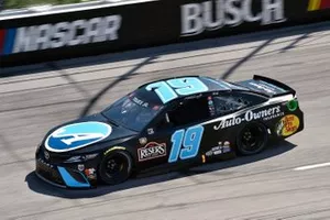 Martin Truex Jr., Joe Gibbs Racing, Toyota Camry Auto-Owners Insurance