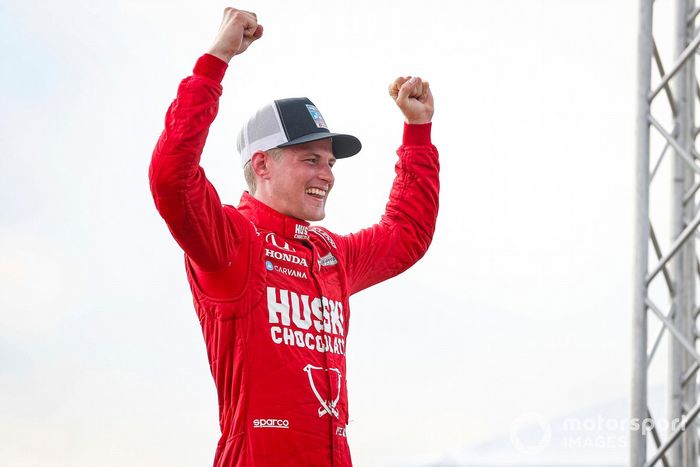 Podio: Ganador Marcus Ericsson, Chip Ganassi Racing Honda celebra su primera victoria en IndyCar