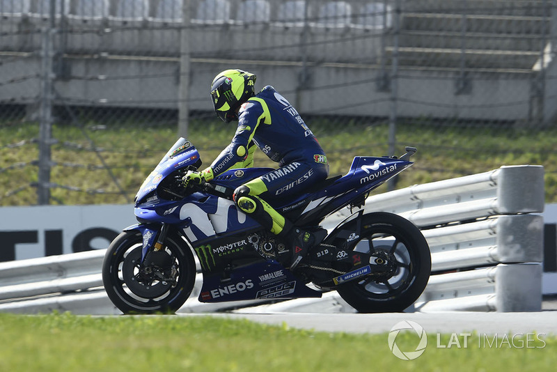 Valentino Rossi, Yamaha Factory Racing, alami kerusakan motor