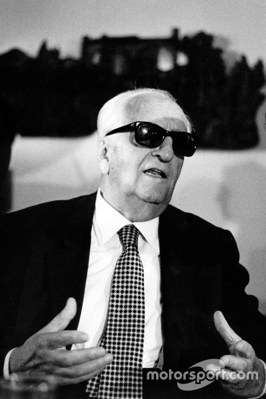 Casinalbo 1982, Enzo Ferrari answers to journalists during the end of the year press conference.