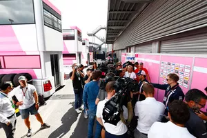 Sergio Perez, Force India, talks met de media