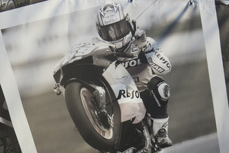 Visite au memorial Nicky Hayden sur les lieux de son accident