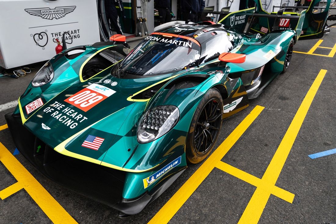 #009 Aston Martin Thor Team Aston Martin Valkyrie: Alex Riberas, Marco Sorensen