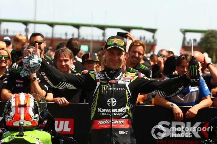 Jonathan Rea, Kawasaki Racing Team takes pole position