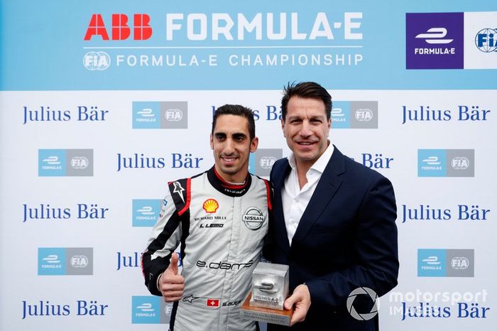 Sébastien Buemi, Nissan e.Dams, Nissan IMO1, recibe el premio Julis Baer por la Pole Position