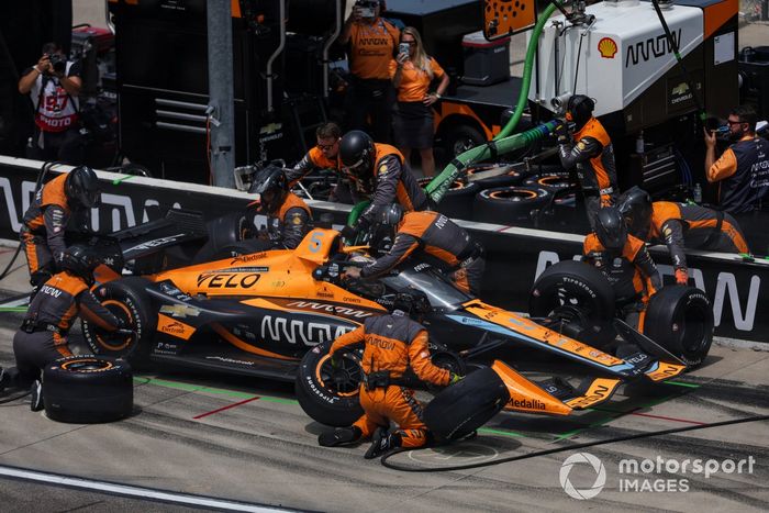 Patricio O'Ward, Arrow McLaren Chevrolet, parada en boxes