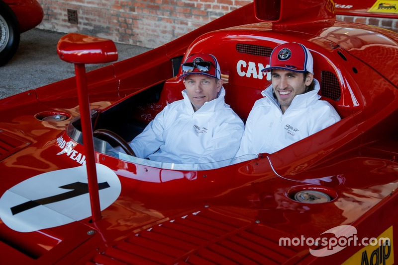 Kimi Raikkonen, Alfa Romeo Racing e Antonio Giovinazzi, Alfa Romeo Racing, a bordo di una Alfa Romeo Tipo 33 TT12
