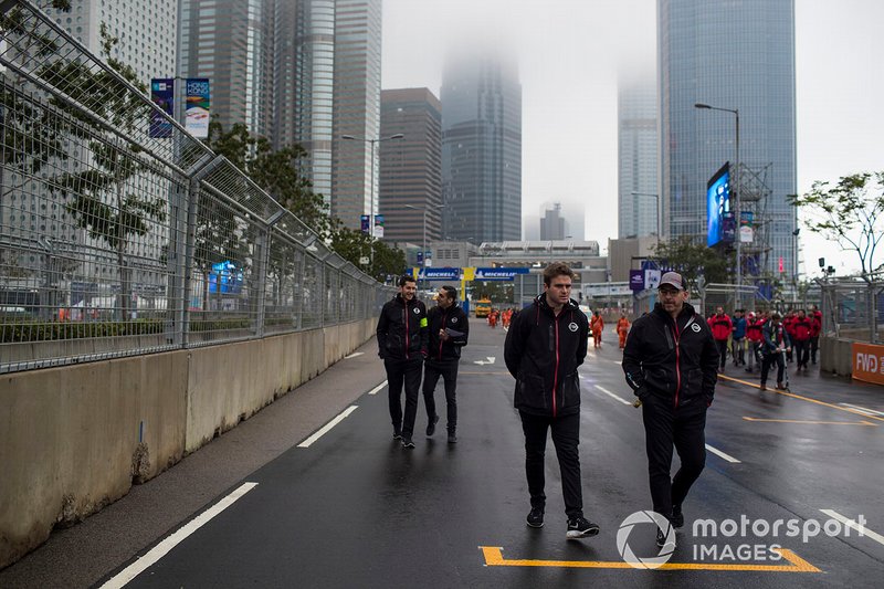 Oliver Rowland, Nissan e.Dams, Sébastien Buemi , Nissan e.Dams walk the track