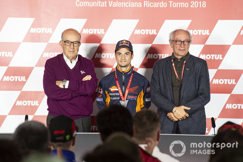 Кармело Еспелета, генеральний директор Dorna Sports, Дані Педроса, Repsol Honda Team, Віто Іпполіто, президент FIM