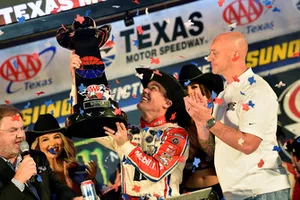 Kevin Harvick, Stewart-Haas Racing, Ford Fusion Mobil 1 celebrates his win in Victory Lane