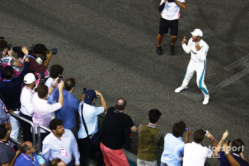 Lewis Hamilton, Mercedes AMG F1 W09 EQ Power+, fête sa victoire