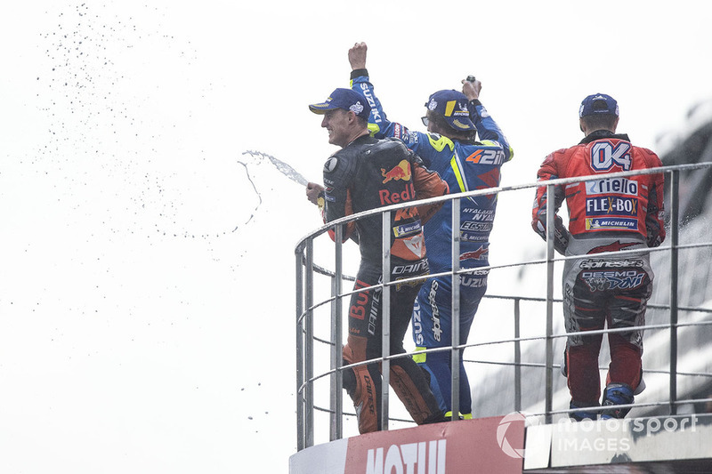 Подіум: переможець гонки Андреа Довіціозо, Ducati Team, друге місце Алекс Рінс, Team Suzuki MotoGP, третє місце Пол Еспаргаро, Red Bull KTM Factory Racing