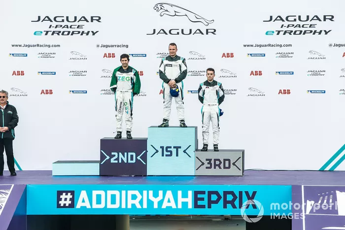 Ganador de la clase PRO, Simon Evans, Team Asia New Zealand PRO, segundo, Sérgio Jimenez, Jaguar Brazil Racing, tercero, Bryan Sellers, Rahal Letterman Lanigan Racing