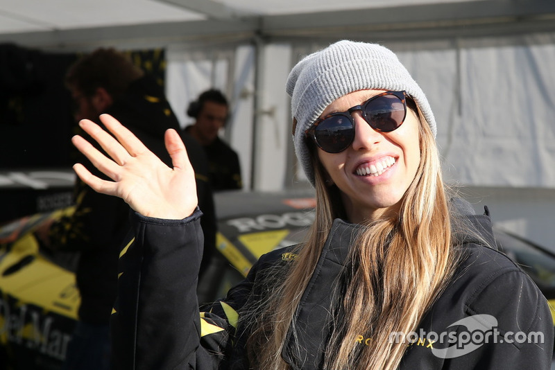 <img class="ms-flag-img ms-flag-img_s1" title="Italy" src="https://cdn-0.motorsport.com/static/img/cf/it-3.svg" alt="Italy" width="32" /> Francesca Linossi, 26 años