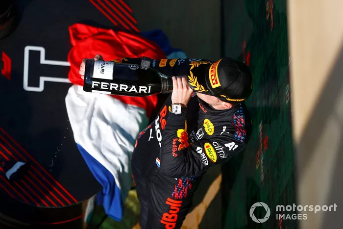 Podio: ganador Max Verstappen, Red Bull Racing