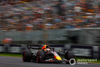 Verstappen supera a los Mercedes e iguala en poles a un Alonso 4º