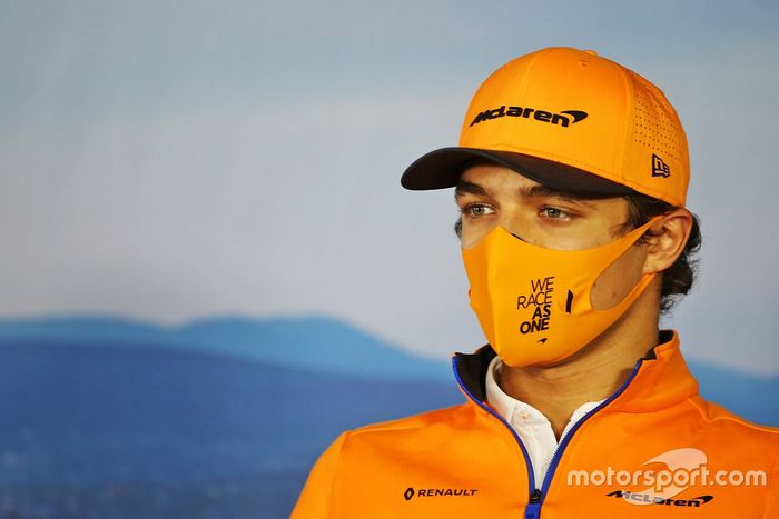 Lando Norris, McLaren en la conferencia de prensa