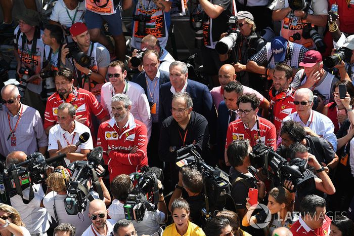 Maurizio Arrivabene, director del equipo Ferrari, Sergio Marchionne, CEO de FIAT, Mattia Binotto, Fe