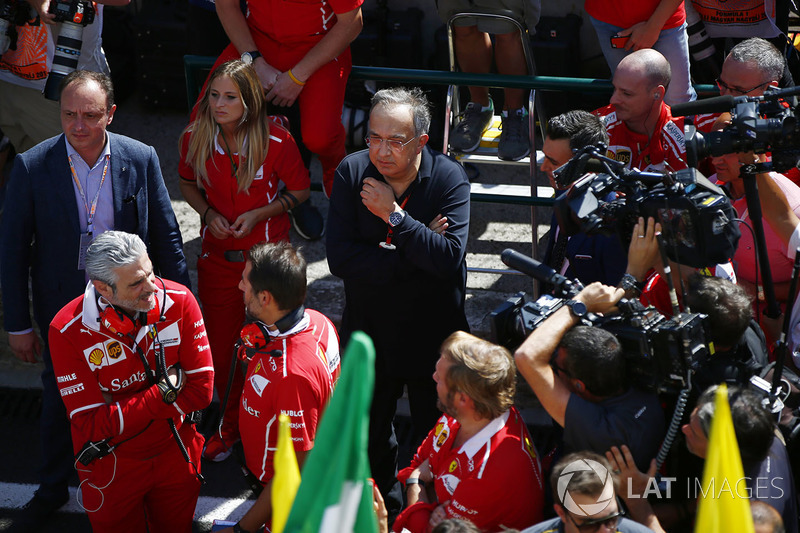 Maurizio Arrivabene, Team Principal, Ferrari, Sergio Marchionne, Chief Executive Officer, Fiat Chrysler e Chairman, Ferrari, vengono ripresi dopo la vittoria di Sebastian Vettel, Ferrari