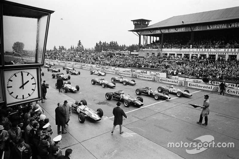 Jim Clark, Lotus, John Surtees, Cooper, Jackie Stewart, BRM, e Ludovico Scarfiotti, Ferrari, 1966