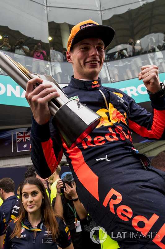 Max Verstappen, Red Bull Racing, race winner, celebrates, his team and his trophy