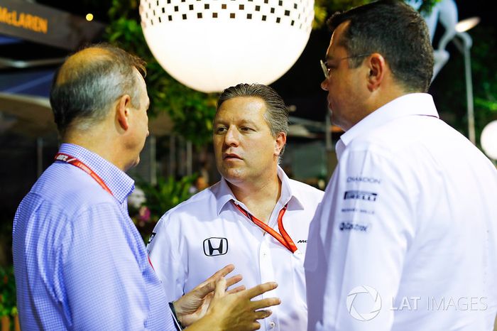 Jonathan Neale, Gerente Director de McLaren, Zak Brown Executive Director McLaren Technology Group, Eric Boullier, Director del Racing, McLaren