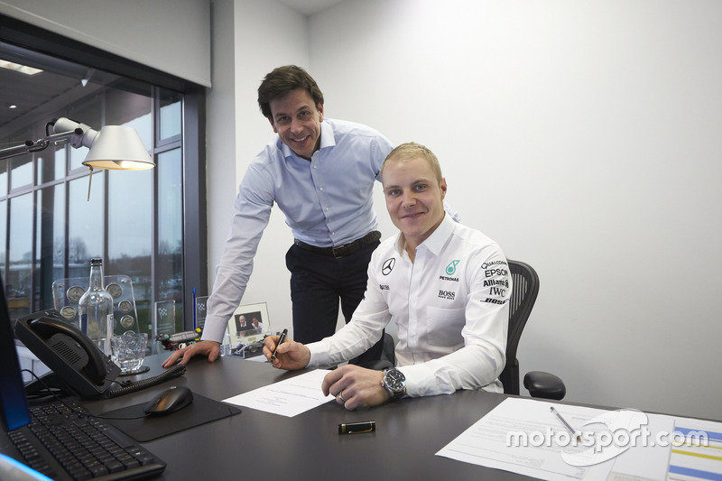 Valtteri Bottas, Mercedes, Toto Wolff, Shareholder e Direttore Esecutivo Mercedes AMG F1