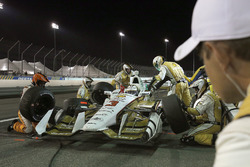 Helio Castroneves, Team Penske Chevrolet Pit stop