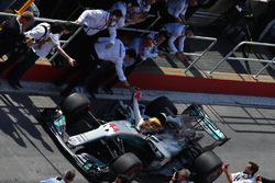 Yarış galibi Lewis Hamilton, Mercedes AMG F1