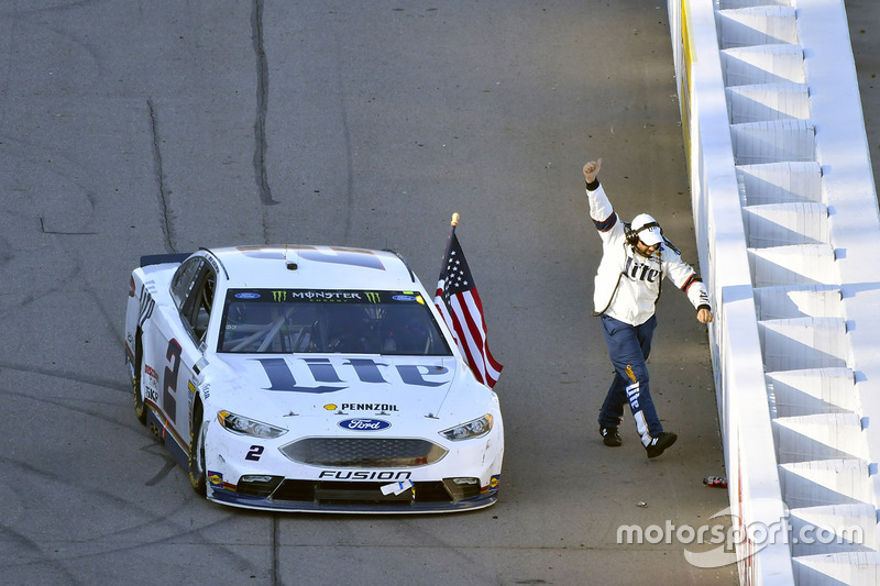 7. Ganador de la carrera Brad Keselowski, Team Penske Ford