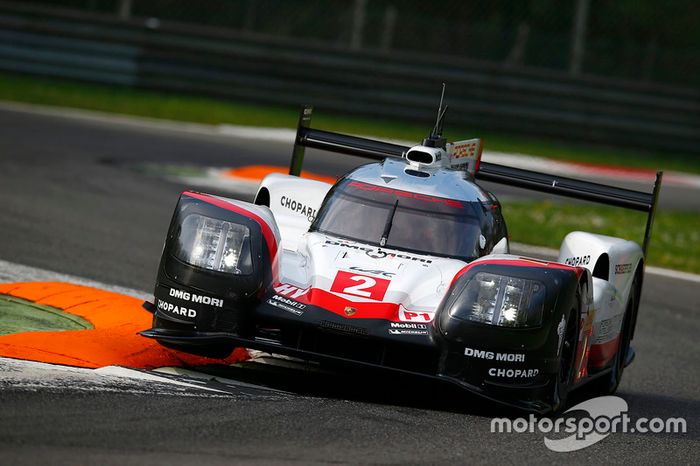 #2 Porsche Team Porsche 919 Hybrid: Timo Bernhard, Earl Bamber, Brendon Hartley