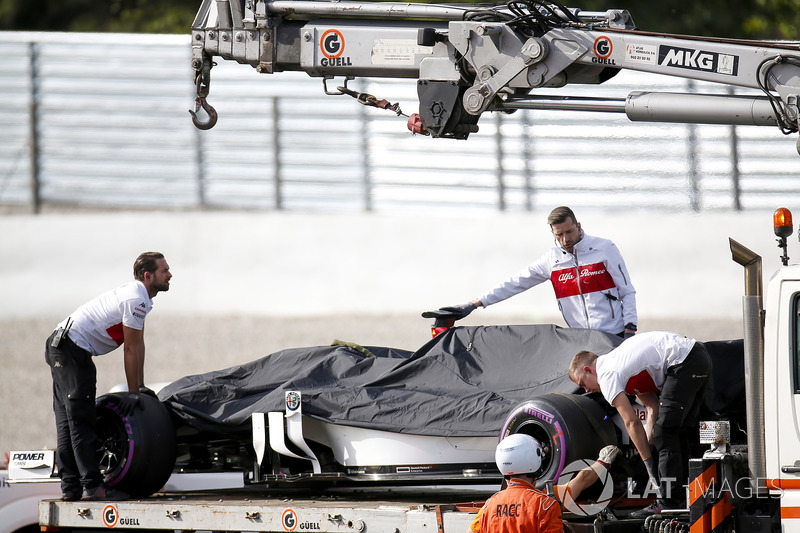 Antonio Giovinazzi, Sauber C37, terhenti di lintasan