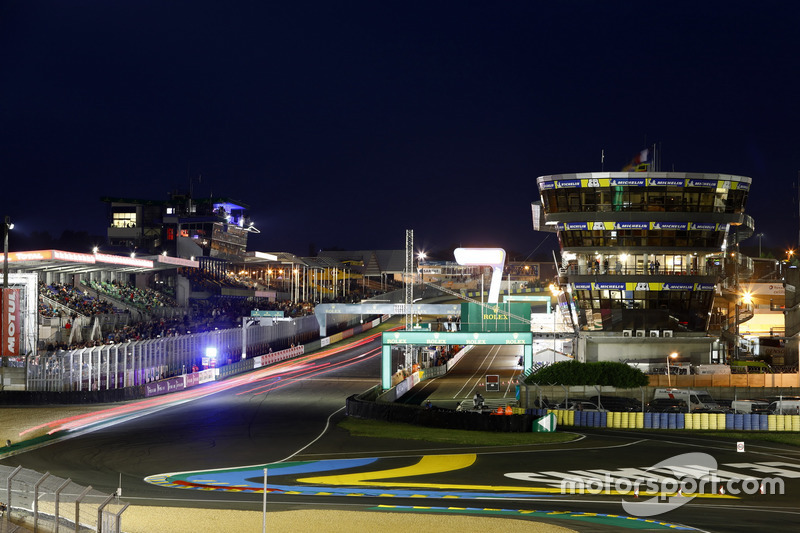Atmosphere at night