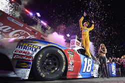 Race winner Kyle Busch, Joe Gibbs Racing, Toyota Camry M&M's Red White & Blue