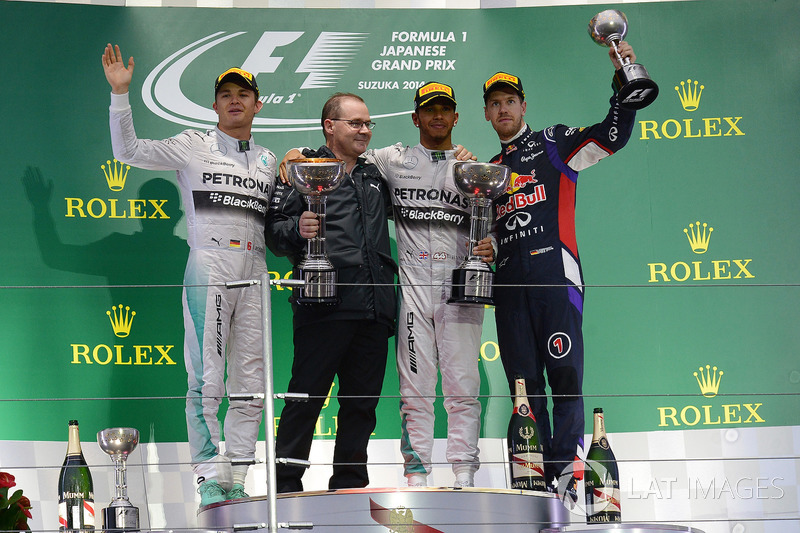 Nico Rosberg, Mercedes AMG F1, Peter Hodgkinson, Mercedes AMG F1, le vainqueur Lewis Hamilton, Mercedes AMG F1 et Daniel Ricciardo, Red Bull Racing RB10 sur le podium