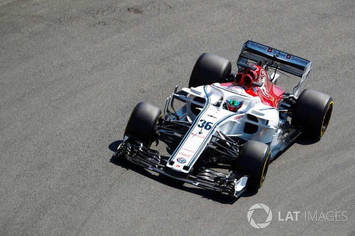 Antonio Giovinazzi, Sauber C37.
