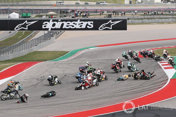 Choque de Adam Norrodin, SIC Racing Team, Kaito Toba, Honda Team Asia