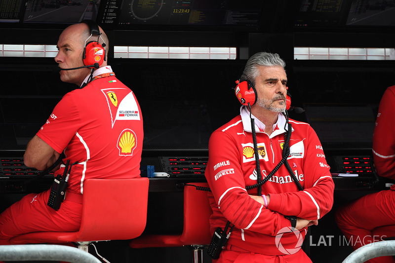 Jock Clear, Ferrari Chief Engineer and Maurizio Arrivabene, Ferrari Team Principal