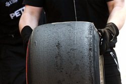 Шини Mercedes AMG F1 Pirelli