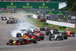 Макс Ферстаппен, Red Bull Racing RB12 на старті гонки