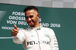Podium: Sieger Lewis Hamilton, Mercedes AMG F1