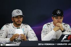 Lewis Hamilton, Mercedes AMG F1 y Nico Rosberg, Mercedes AMG F1 en la post Conferencia de prensa FIA
