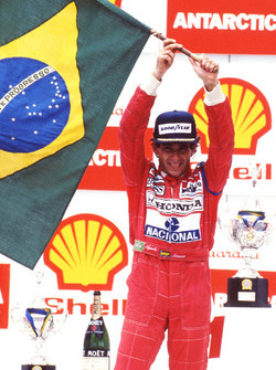Podium: Sieger Ayrton Senna, McLaren