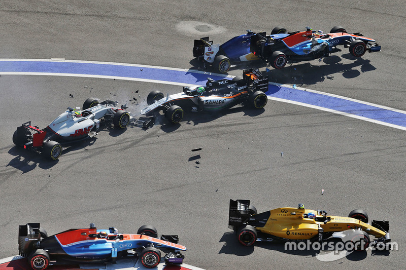 Marcus Ericsson, Sauber C35, Rio Haryanto, Manor Racing MRT05, Esteban Gutiérrez, Haas F1 Team VF-16 y Nico Hulkenberg, Sahara Force India F1 VJM09