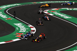 Даніель Ріккардо, Red Bull Racing RB12, Феліпе Наср, Sauber C35