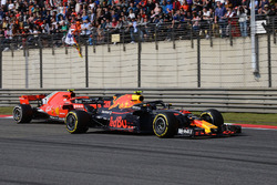 Max Verstappen, Red Bull Racing RB14 lotta con Kimi Raikkonen, Ferrari SF71H