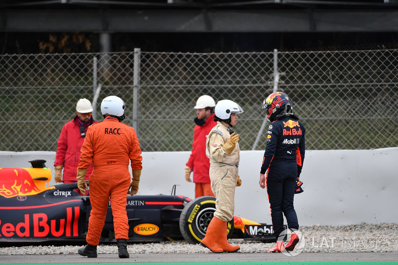 Max Verstappen, Red Bull Racing RB14 nella ghiaia