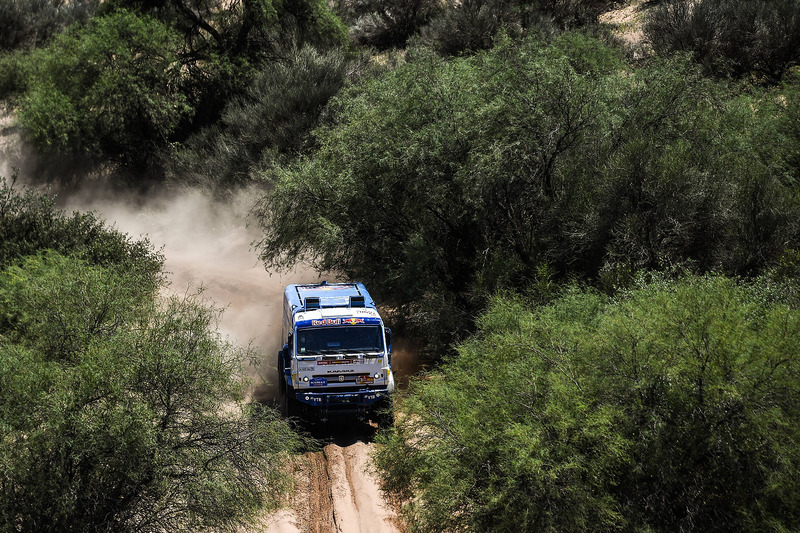 #500 Team Kamaz Master: Eduard Nikolaev, Evgeny Yakovlev, Vladimir Rybakov